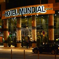 ロシオ広場から来ると入り口は裏手になります。