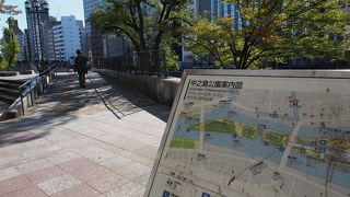 水・緑・建物が一体となっています