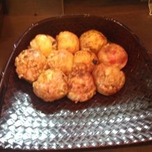 店内で食べるときは。ソース、マヨネーズ等はセルフサービス