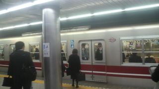 混んでいることが多い大阪の大動脈路線