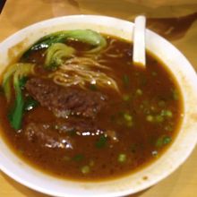 紅焼牛肉麺