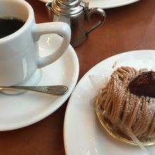モンブランとコーヒー