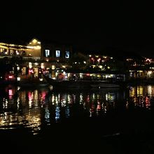 淀みに浮かぶうたかた