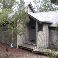 宿泊ロッジ入口