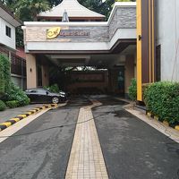 ちょと路地に入り静か