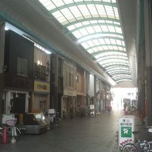 朝９時過ぎに行くとまだ開いてないお店が多かったです