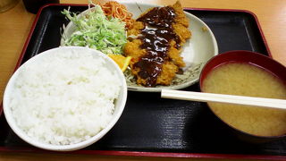 京橋駅近くの破格の定食屋さん