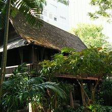 高床式の住居です