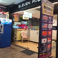 通り沿いで見つけにくい