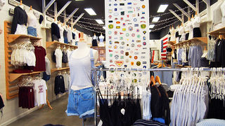 最新トレンド！リーズナブルな服で人気！