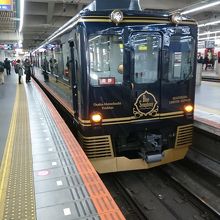 阿部野橋駅に停車中のブルーシンフォニー