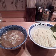 行列のできる、つけ麺屋さん