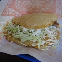 お米のオムレツバーガ