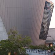 独特な建物の形が面白い