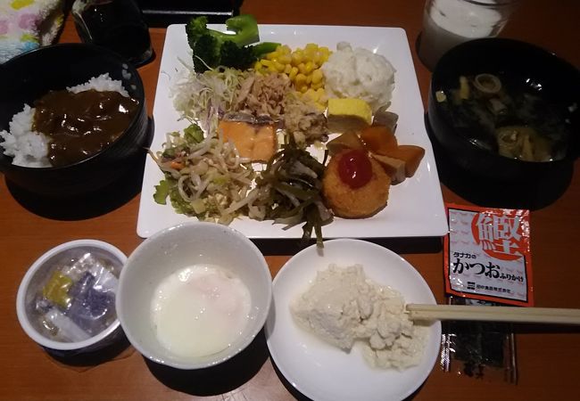 食べすぎてしまう朝食レストランでした。