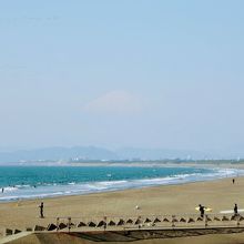 引地川河口部から西に広がる湘南の鵠沼海水浴