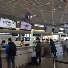 エバー航空 成田空港 第1ターミナル チェックインカウンター