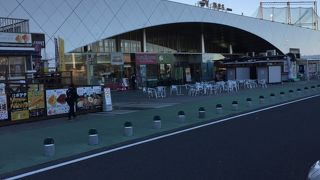 朝から混んでいる