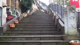 足羽神社への上り道、階段
