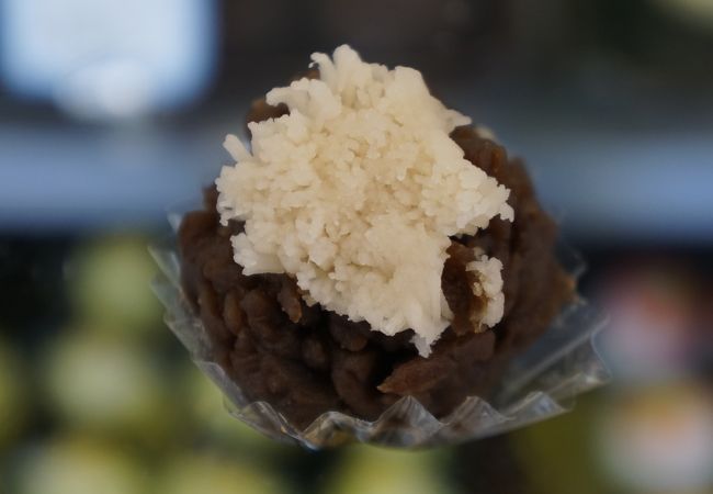 いただいたのは、黒砂糖餡のきんとん