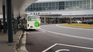 富山空港へのアクセスに利用