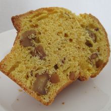 かぼちゃ＆クルミマフィン　断面