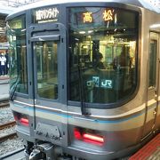 夕方の時間帯に岡山を発車する列車はさすがに自由席が混雑します