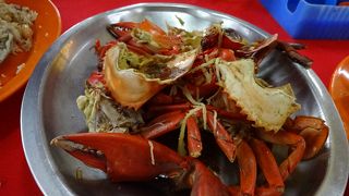 ケタム島でカニを