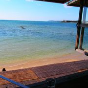 気持ちのいい海の風と絶景のカフェ