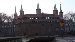 不思議な形の建物