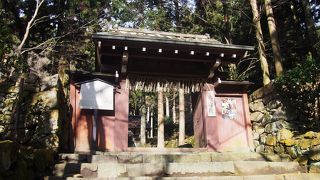三千院のさらに奥にひっそりと佇むお寺