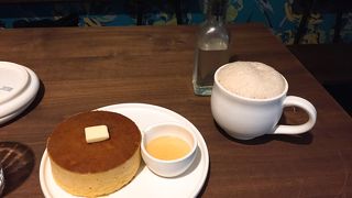 ホントにこの道で合ってる??と言いたくなるような路地裏にヒッソリとあるお店です。