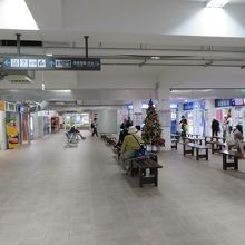 轉運站内