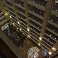 中央は吹き抜けになっています。