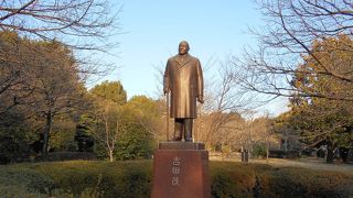 北の丸公園の中にひっそりとたってらっしゃいます☆