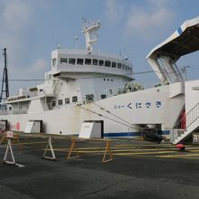 徳山港で出発を待つニューくにさき