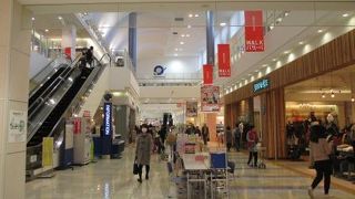 大垣駅北口に直結のショッピングモール