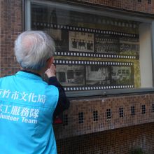 有楽座、国民戯院時代を説明しながら。