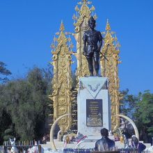 なかなか威厳のある立ち姿です。