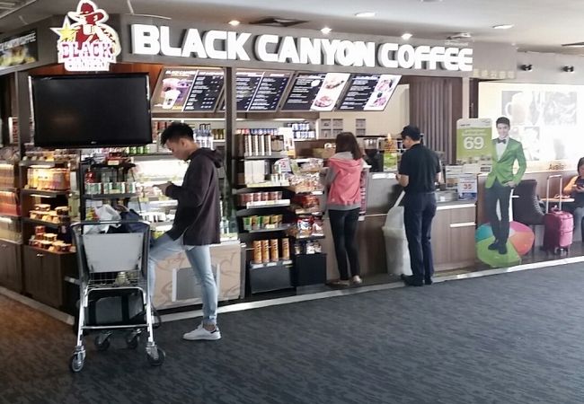 移転していましたが、店舗は少し大きくなってました。
