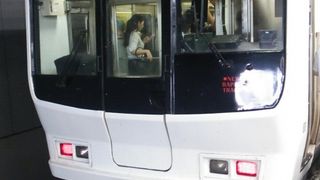 博多９時04分発普通列車門司港行きは僅か４両編成での運転です