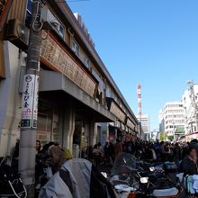 にぎやかな様子