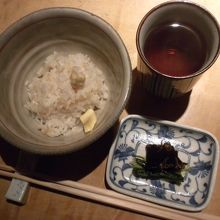 栗御飯の後には抹茶のムースと果物のデザート