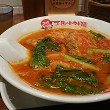 トマトの甘みや酸味がラーメンに合う