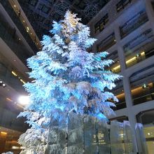 音楽に合わせてイルミネーションされます．