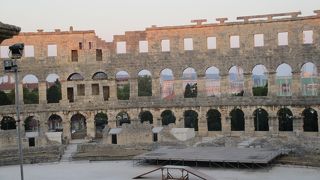 クルーザーも停泊しています