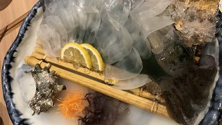 生きたままのイカを食す！