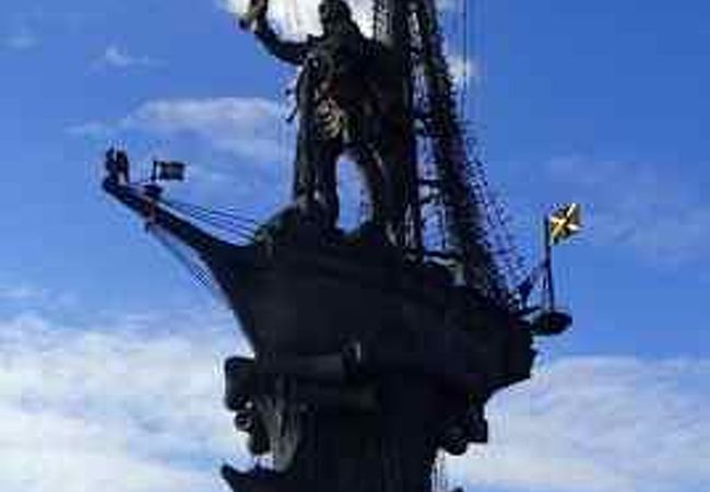 大きく立派な像