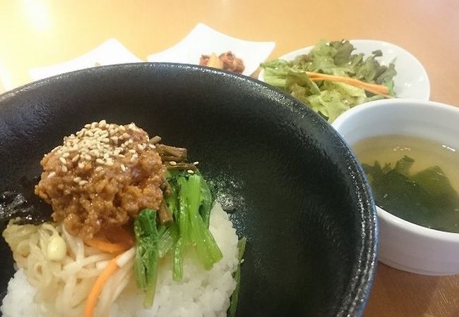 韓国料理１１の専門店が集合。