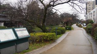 松川沿いの遊歩道